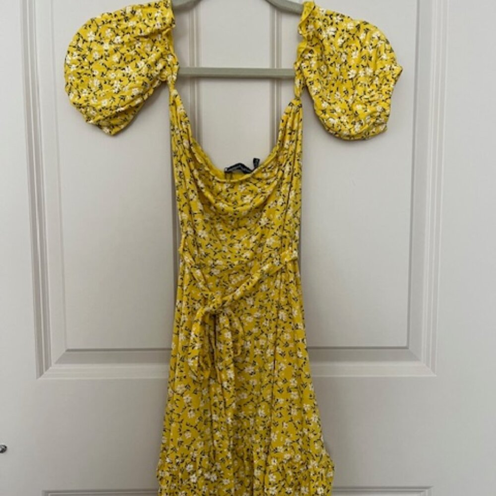 Pretty Little Thing Yellow Mini Sundress (Sz 4)/small